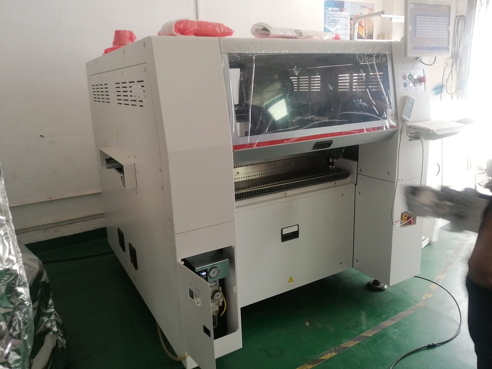 Hanwha SM482PLUS | SM482PLUS Multi-Functional Placer - Image 2